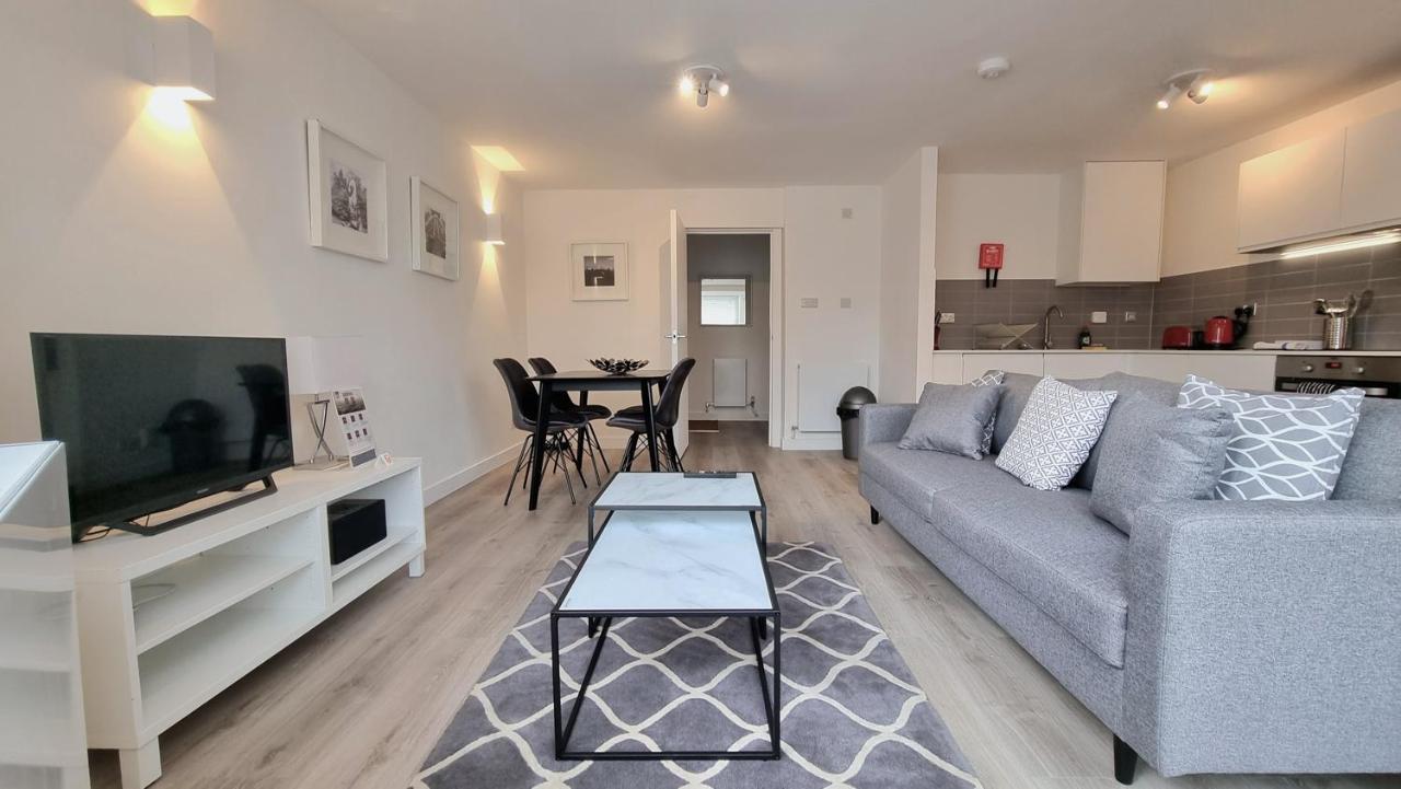 Roomspace Serviced Apartments - Kew Bridge Court 런던 외부 사진
